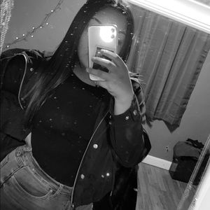 Meet your Posher, Casey